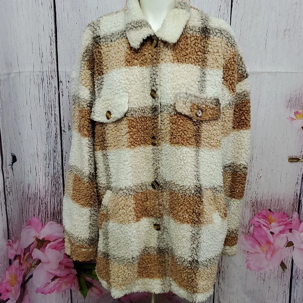 Emma's Expressions Plaid Teddy Jacket. XL. - Picture 3 of 12